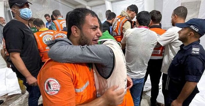Izraeli godet një spital në Gaza, vret 15 persona