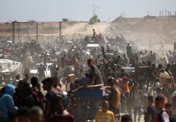 Forcat izraelite vrasin 27 persona duke pritur ndihma në Gaza