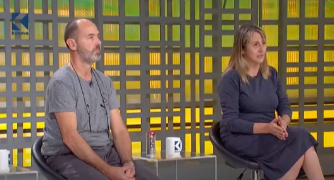 “Asnjë grua të mos vritet në krahët e atij që thonë se e duan”, prindërit e Maria Claras kërkojnë drejtësi (VIDEO)
