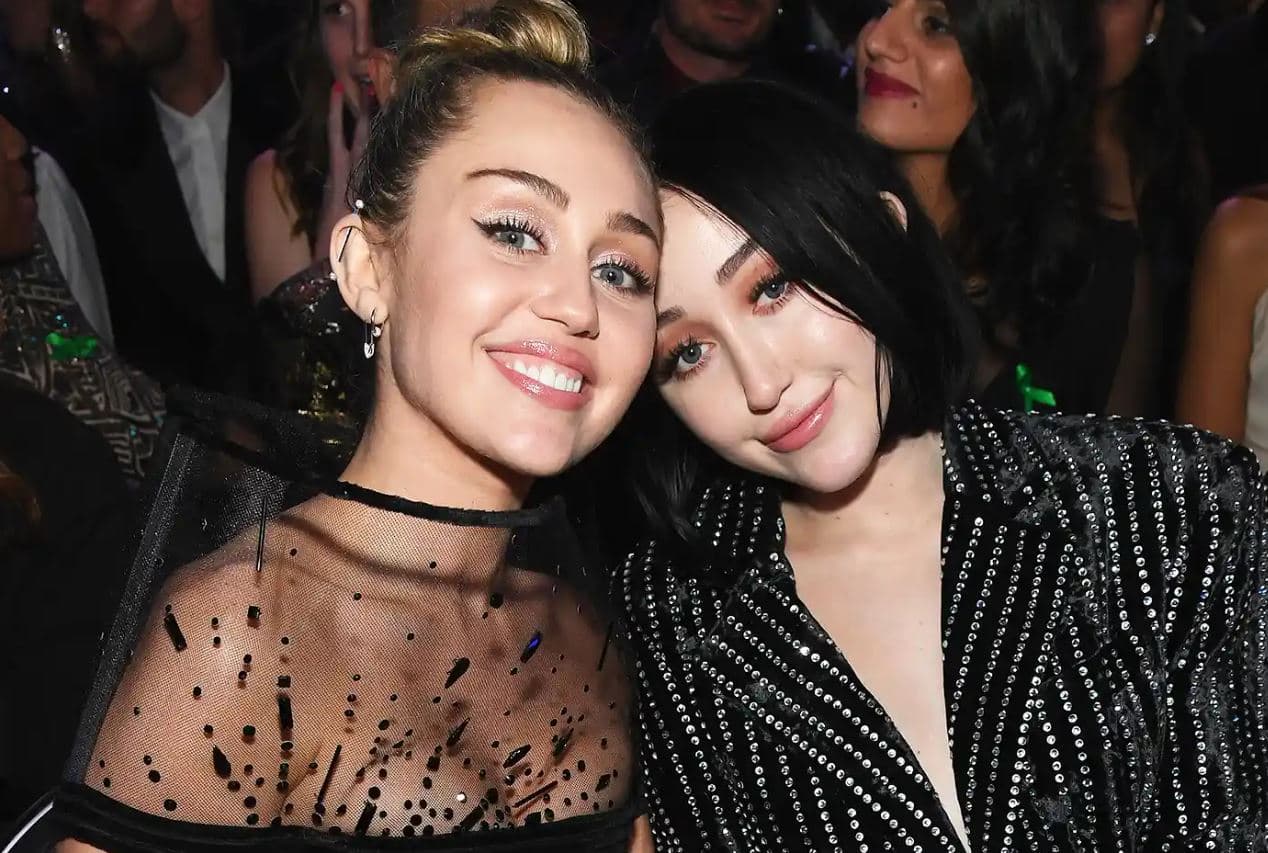 Noah Cyrus tregon se mësimet e karrierës në muzikë i mori nga motra e saj, Miley
