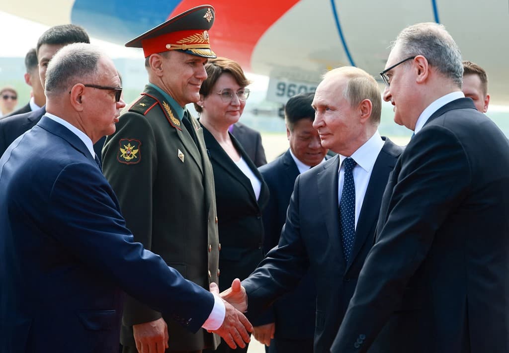 Putin mbërrin në Kinë për një vizitë të rrallë