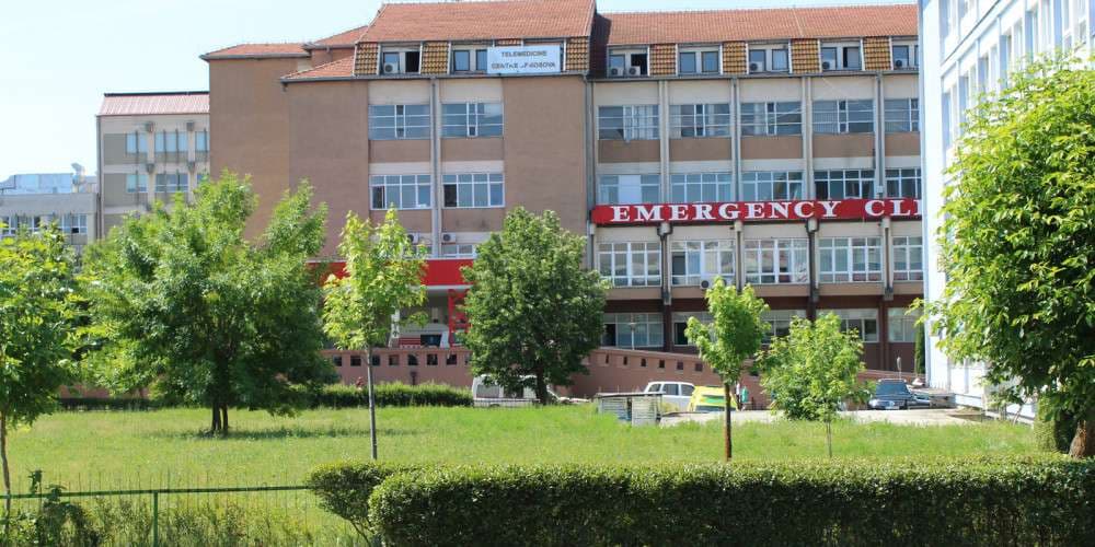 Një grua vdes në QKUK, policia nis hetimet