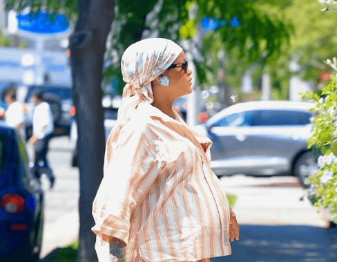 Rihanna shkëlqen edhe me pizhame rrugëve të Los Angeles
