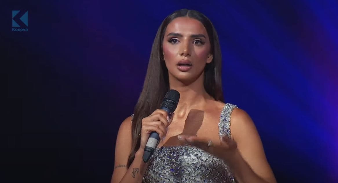 Rrushja godet gjysmëfinalistet: Unë jam më e bukura (VIDEO)