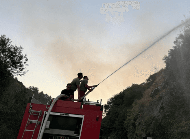 Vetëm tre zjarre aktive në Shqipëri