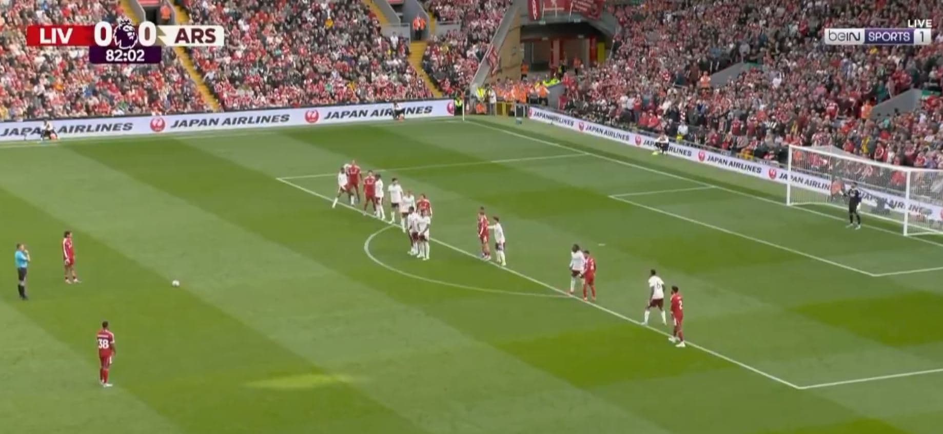 Liverpooli në epërsi ndaj Arsenalit me super golin e Szoboszlai