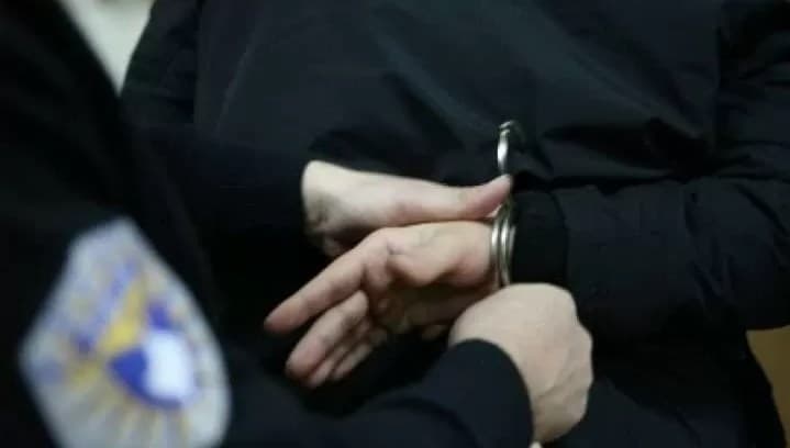Arrestohet një person për material pornografik