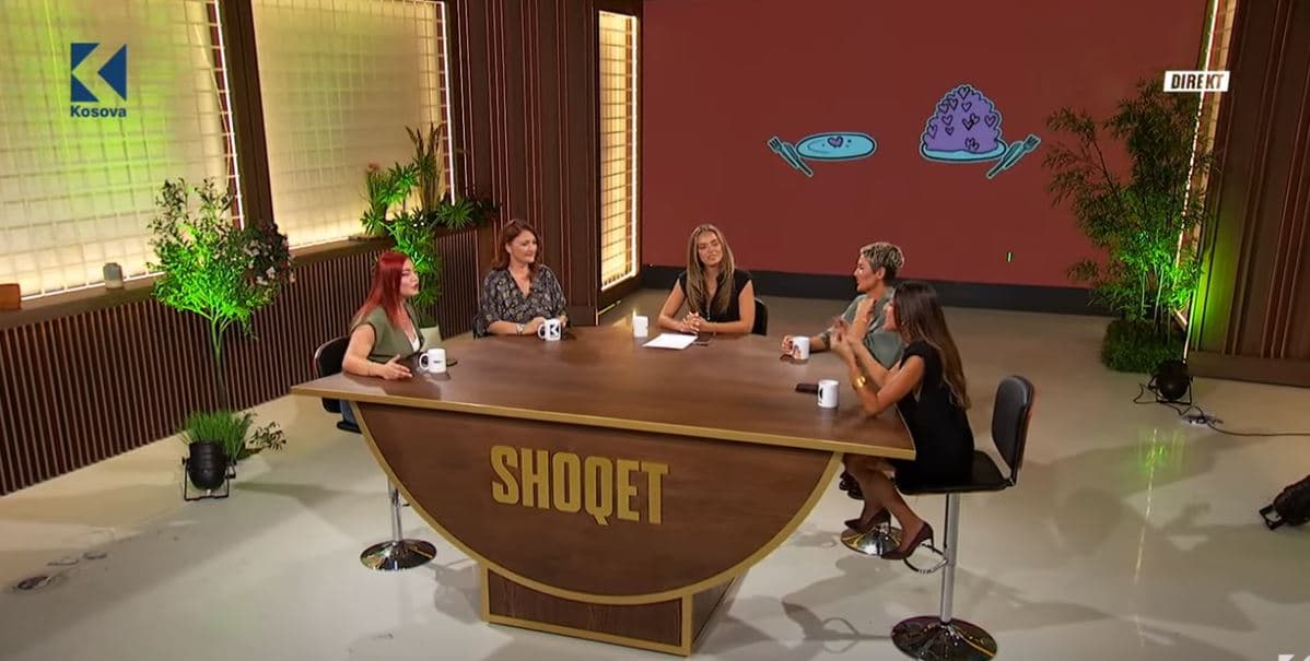 Debat mes shoqeve për vonesa, a është "red flag" apo duhet të gjejnë kompromis? (VIDEO)