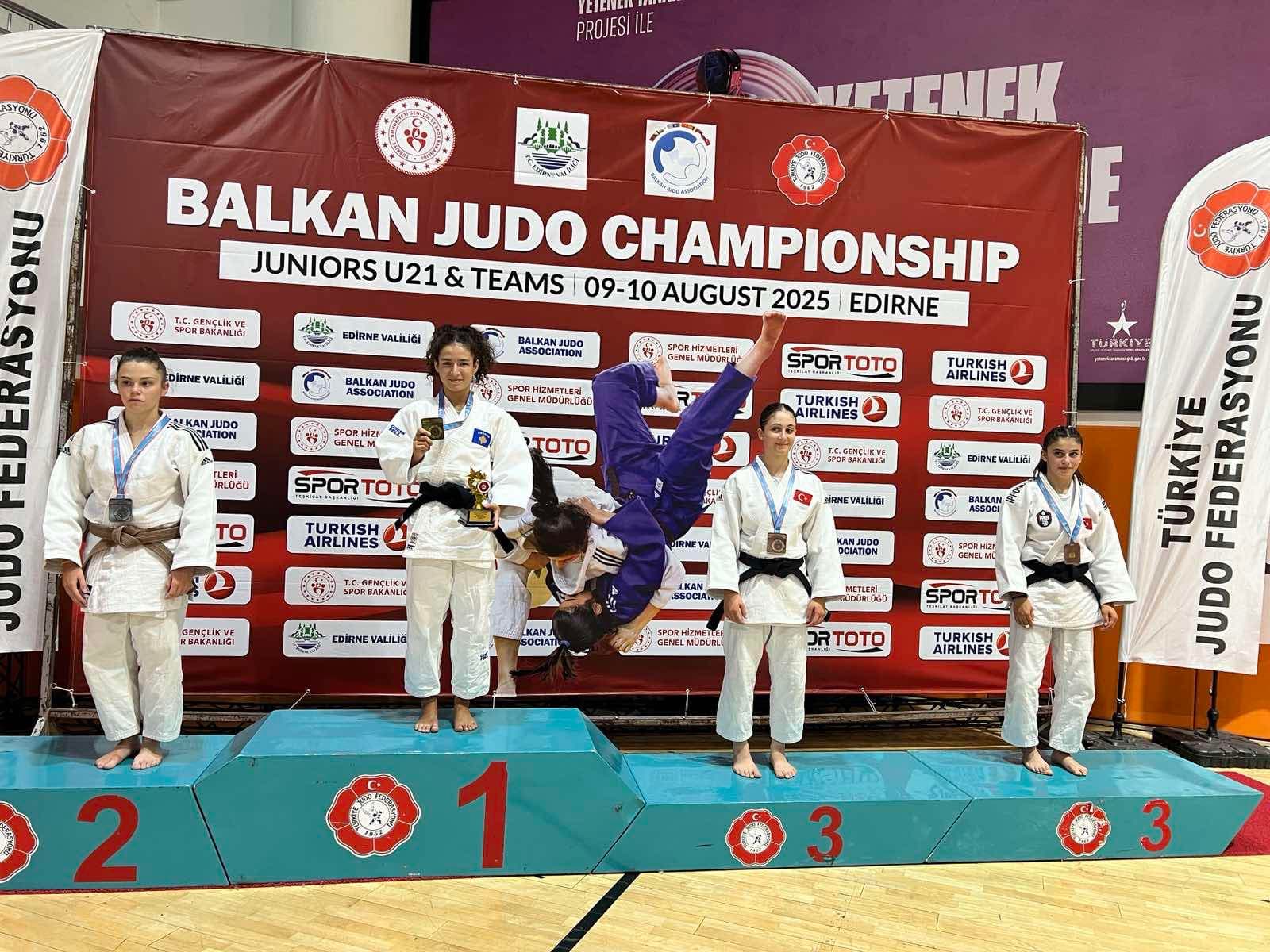 Xhudistja Erlule Musaj i sjell Kosovës medaljen e Artë