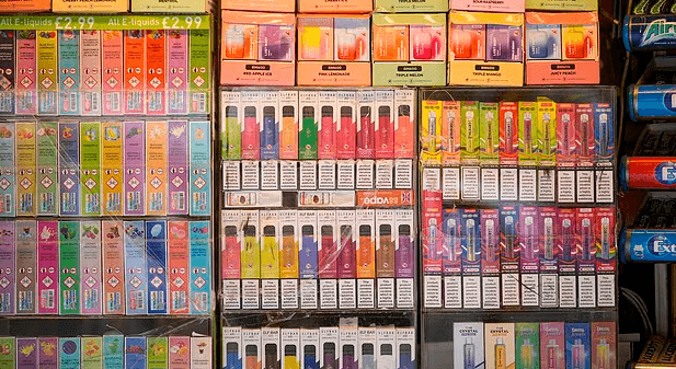 Studimi global: Vaping, kërcënim në rritje për rinjtë
