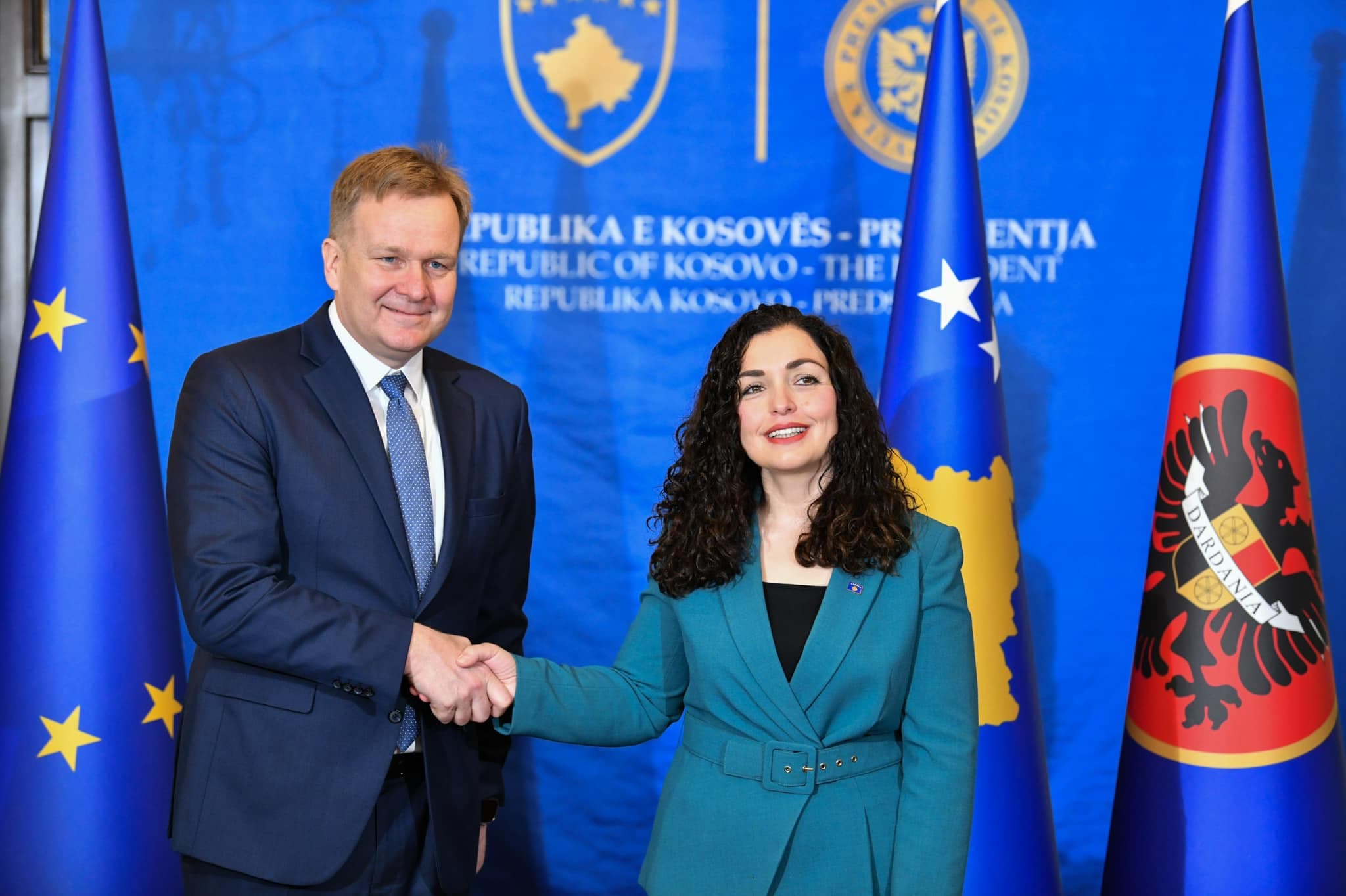 Sorensen viziton Kosovën, i shkon në takim Osmanit