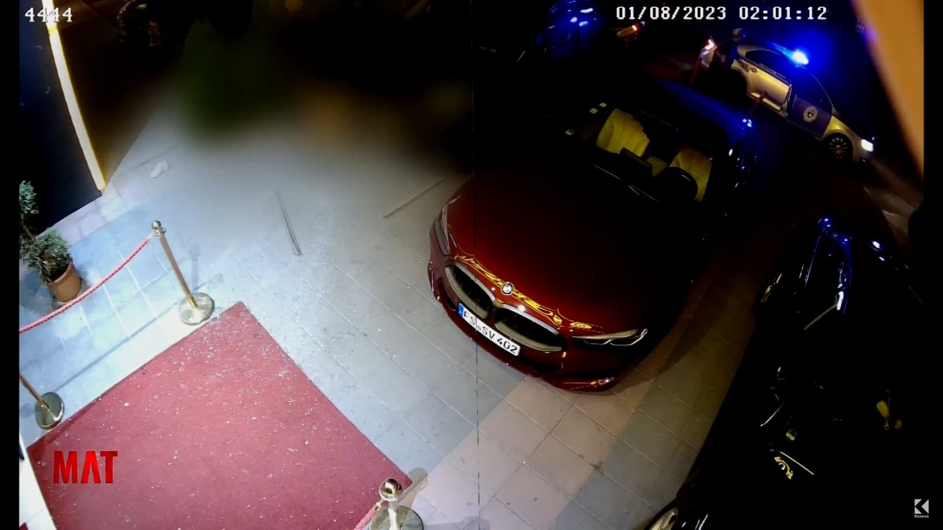 Kur arrijnë policia dhe emergjenca në parkingun e hotelit ku ra argjentinasja? (VIDEO)