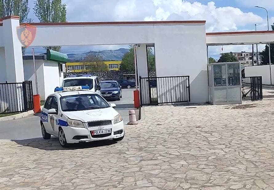 Dy plagosje të ndryshme me thikë në Shkodër, 3 të arrestuar