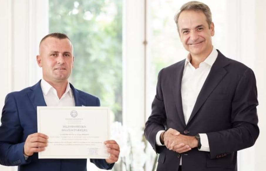 Kryeministri grek i jep shtetësinë heroit shqiptar, flet Ledian Goga