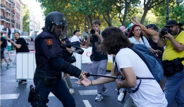 Protestat anti-Izrael detyrojnë ndërprerjen e parakohshme të garës së çiklizmit "Vuelta a Espana"
