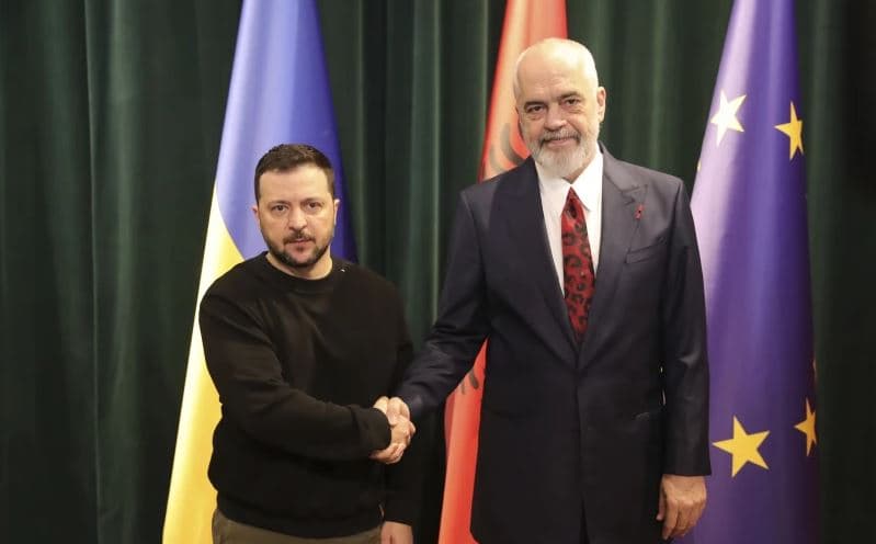 Zelensky uron Ramën: Mezi pres të vazhdojmë bashkëpunimin për paqe dhe siguri