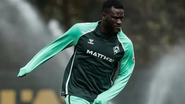 Boniface habit me postimet e çuditshme, Werderi i kërkon sqarime