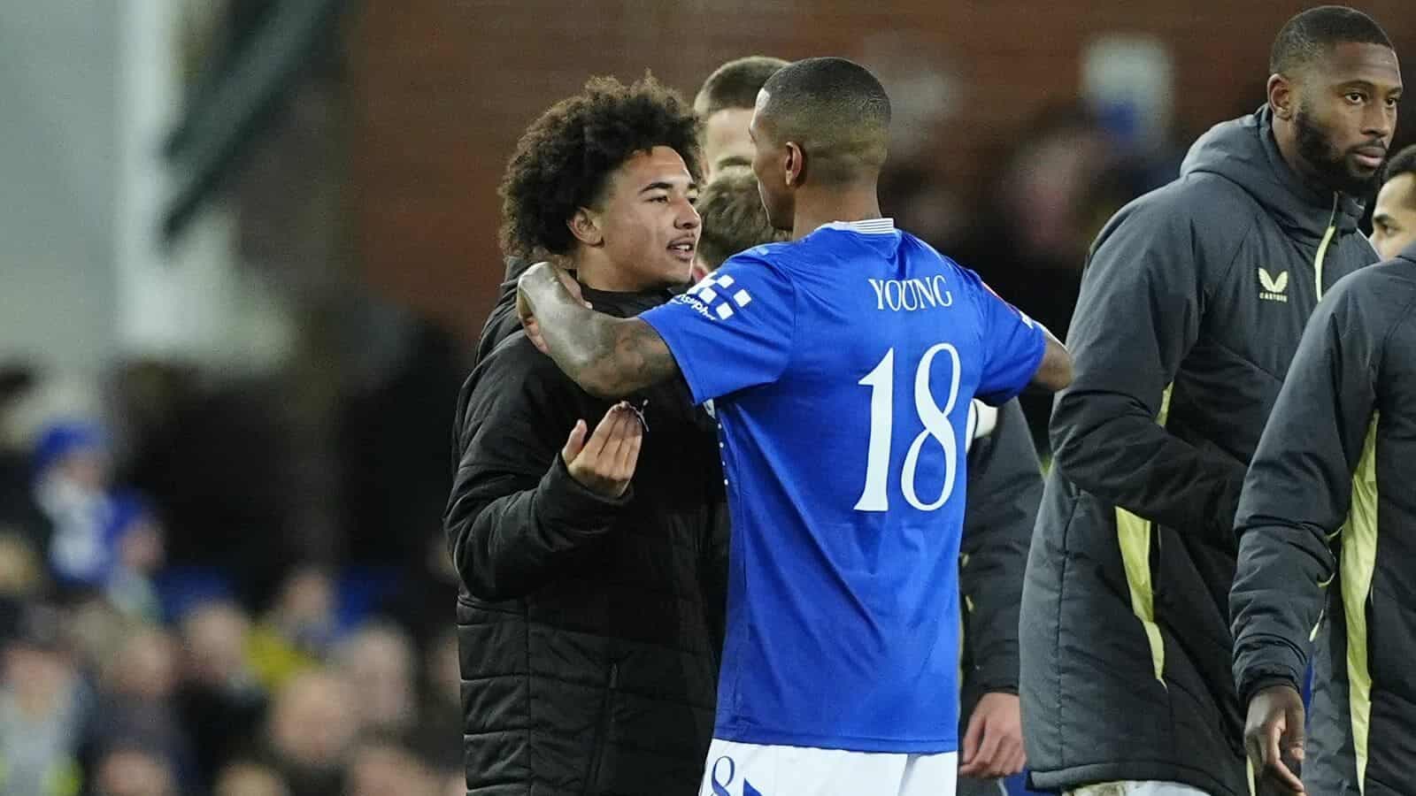 Ashley Young me djalin e tij mund të bëhen pjesë e historisë së futbollit anglez