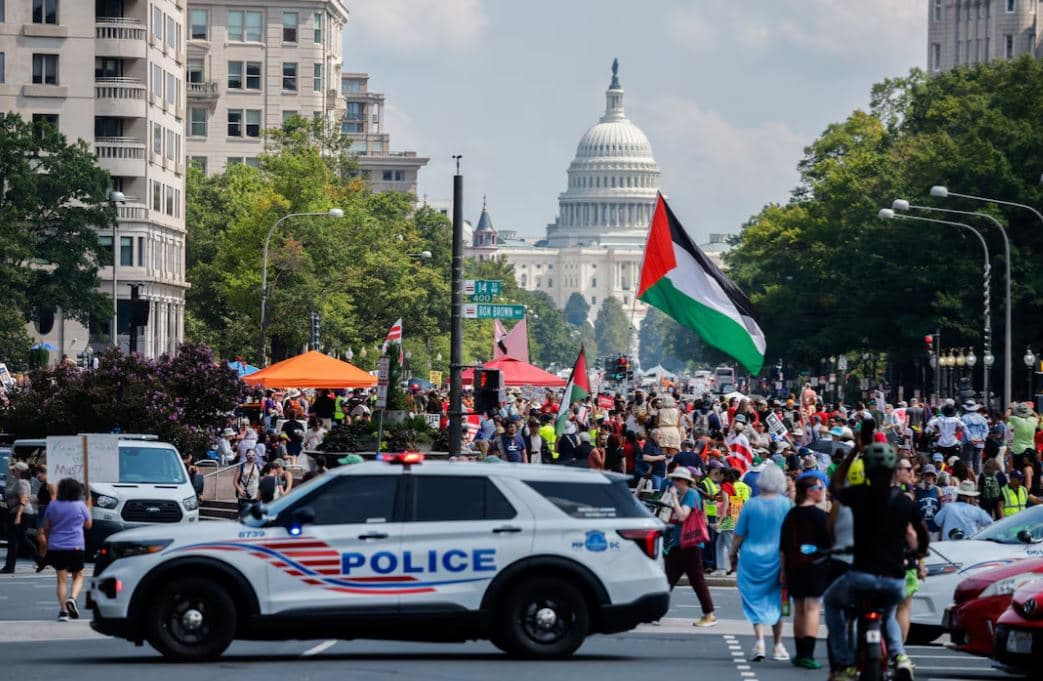 Banorët e Washingtonit protestojnë kundër vendosjes së trupave të Trumpit në qytet