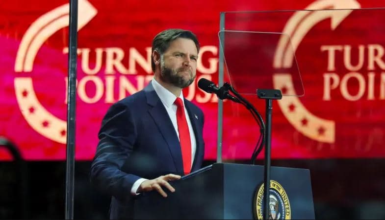 JD Vance ia atribuon Kirkut vënien e Trumpit në detyrë
