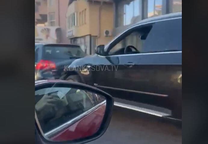 Aksident mes dy veturave në Fushë Kosovë