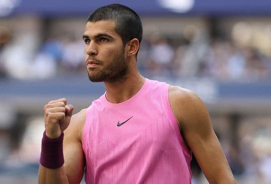 Alcaraz kthen në shtëpi Gjokoviqin, arrin finalen e US Openit