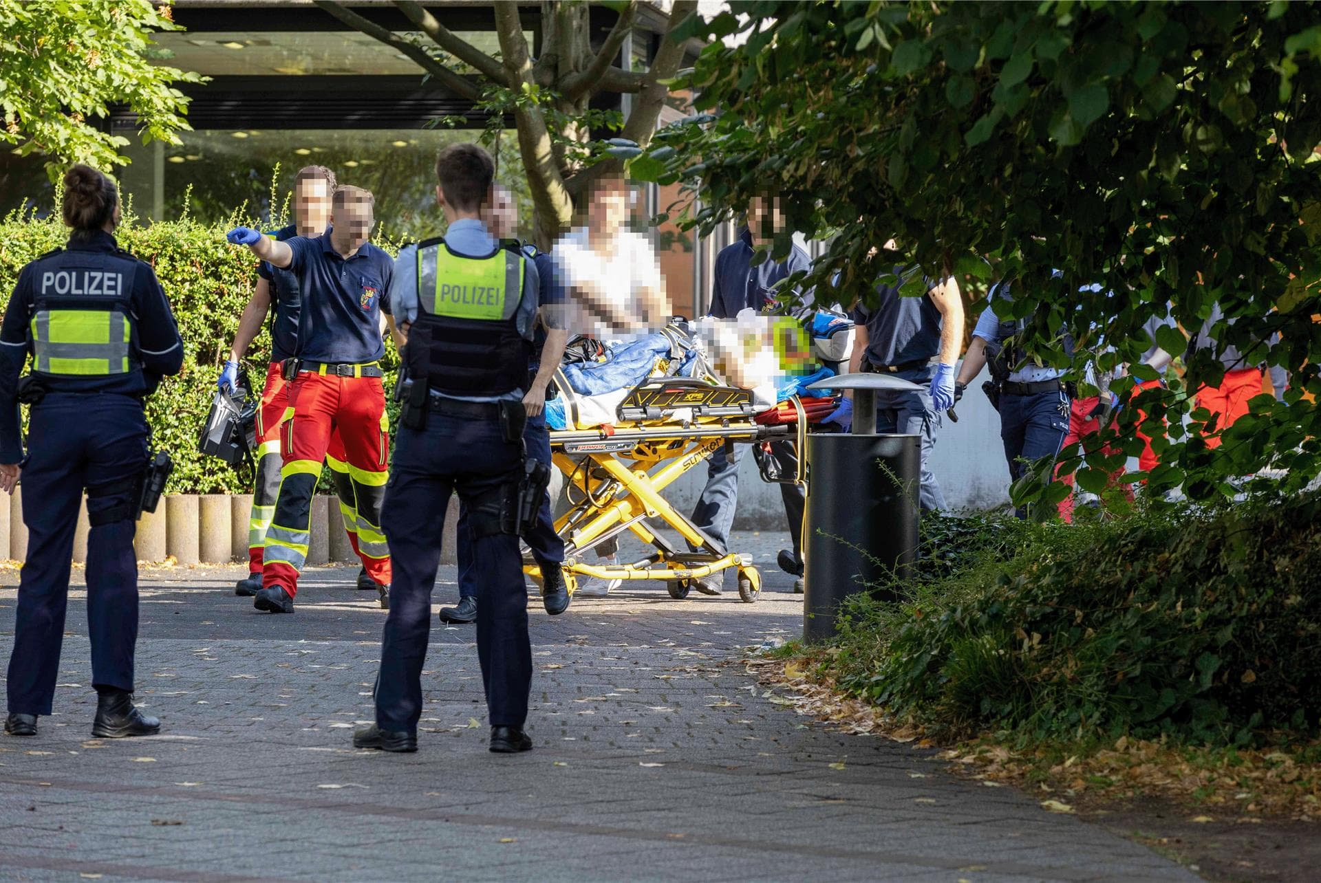 17 vjeçari nga Kosova që theri mësuesën në Gjermani, jashtë rrezikut për jetë