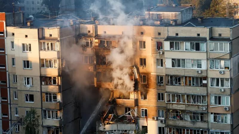 Dy të vrarë dhe 13 të plagosur nga një sulm rus në Kiev të Ukrainës