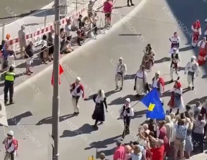 Veshjet kombëtare shqiptare prezantohen në Oktoberfest (VIDEO)