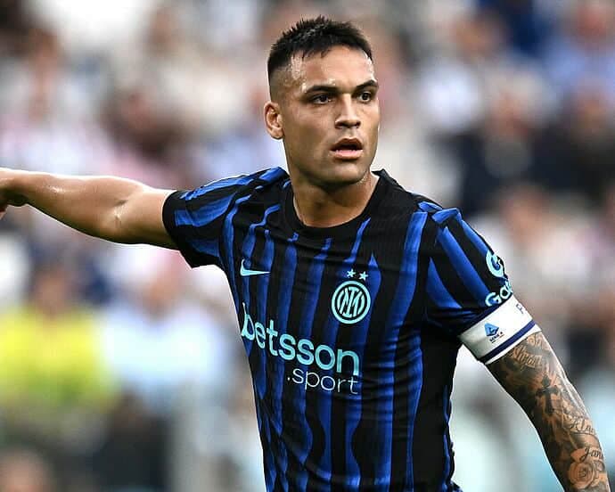 Inter, Lautaro Martinez vuan nga një problem me shpinën, por niset për në Amsterdam