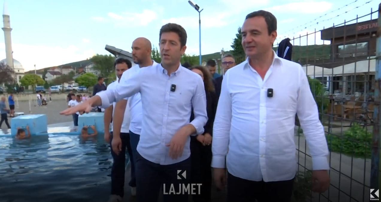 Tubimi partiak: VV e Banjës pret Kurtin me këngë për Limajn (VIDEO)