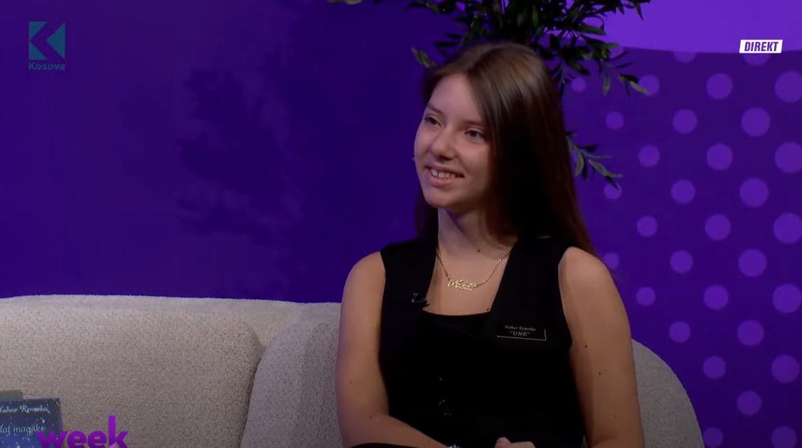 13-vjeçarja shkrimtare që u dekorua nga presidentja Osmani (VIDEO)
