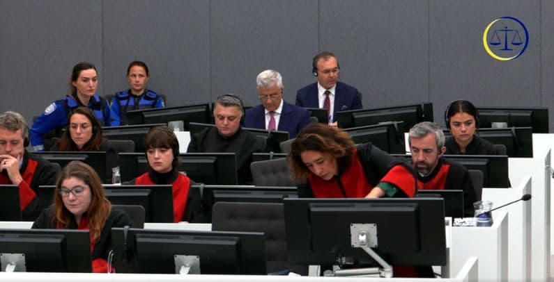 Duncan: Menduam se Thaçi s'mund t’i bindte ushtarët për marrëveshjen e çarmatimit