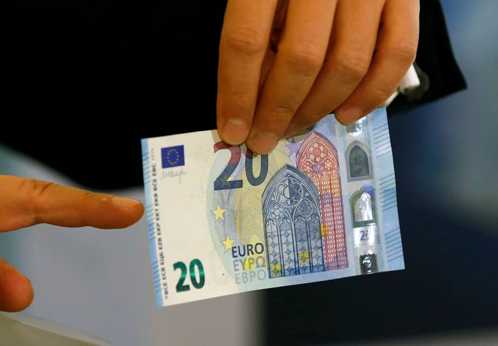 Rriten normat e interesit, ekspertët: Po ndikon inflacioni dhe kriza institucionale