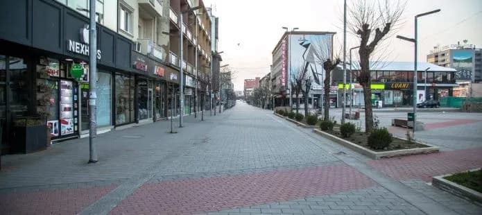 Lëndohet një person në Ferizaj, i bie një objekt i fortë në kokë derisa po ecte