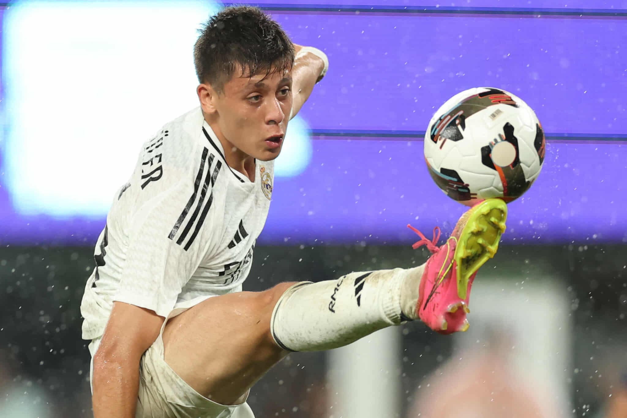 Tre gjigantët e Premier League synojnë Arda Gulerin