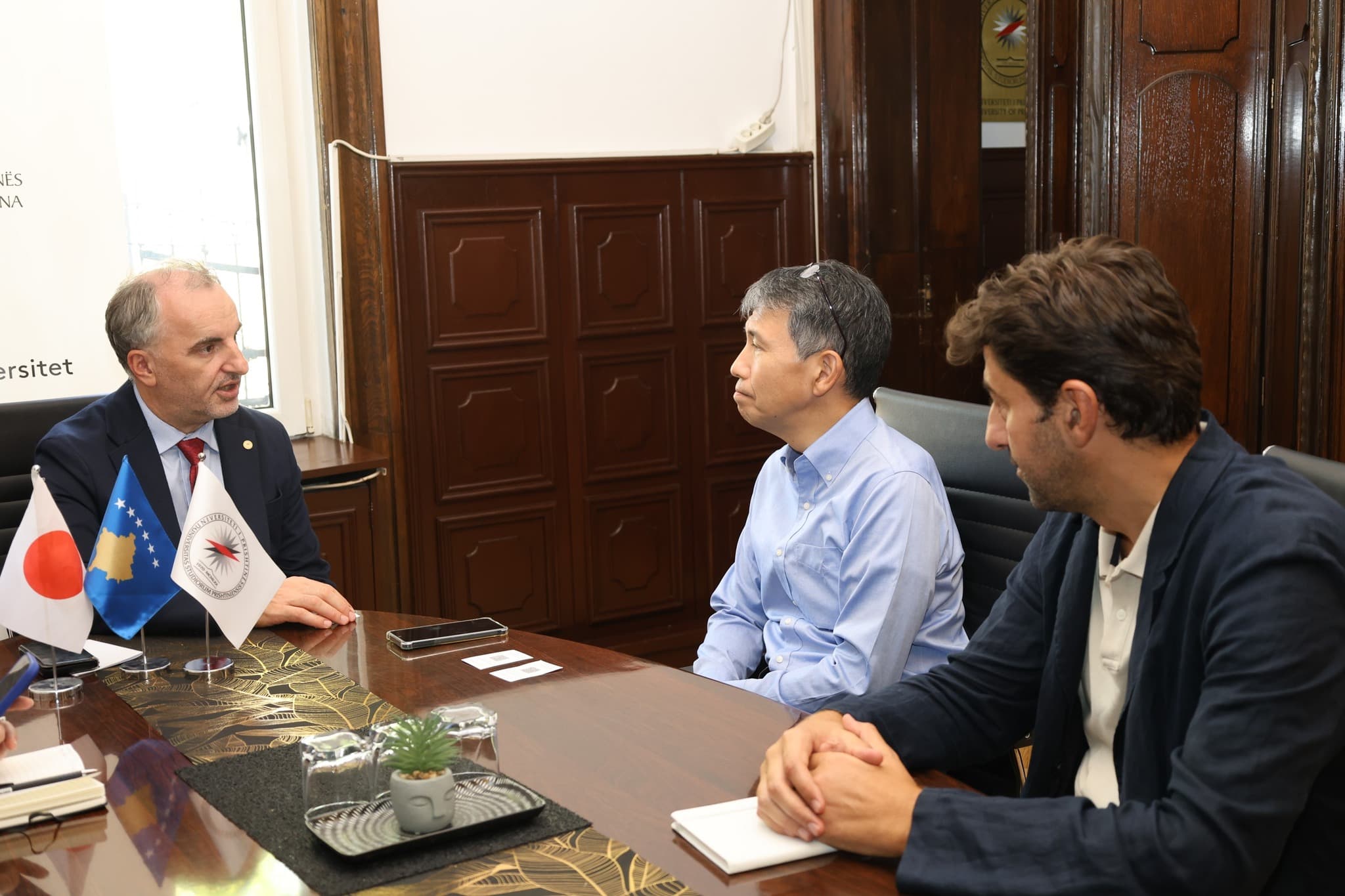 Profesori i Universitetit Sophia të Japonisë viziton Universitetin e Prishtinës