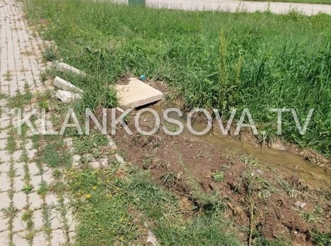 Banorët e Bërnicës së Poshtme probleme me kanalizimin, thonë se janë në hall nga kundërmimi