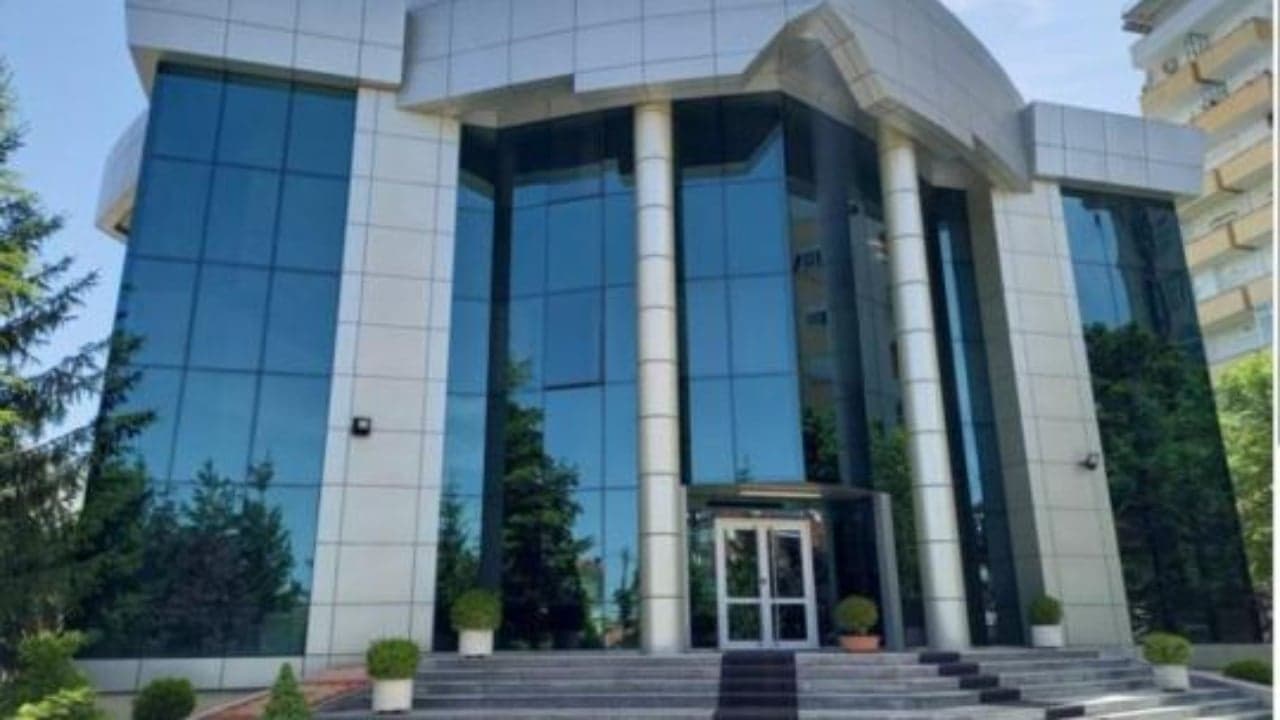 Ngacmonte nxënëset e mitura, Prokuroria e Korçës dërgon në gjyq mësuesin