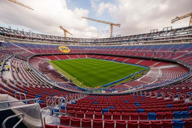 Laporta optimist për hapjen e stadiumit "Camp Nou"