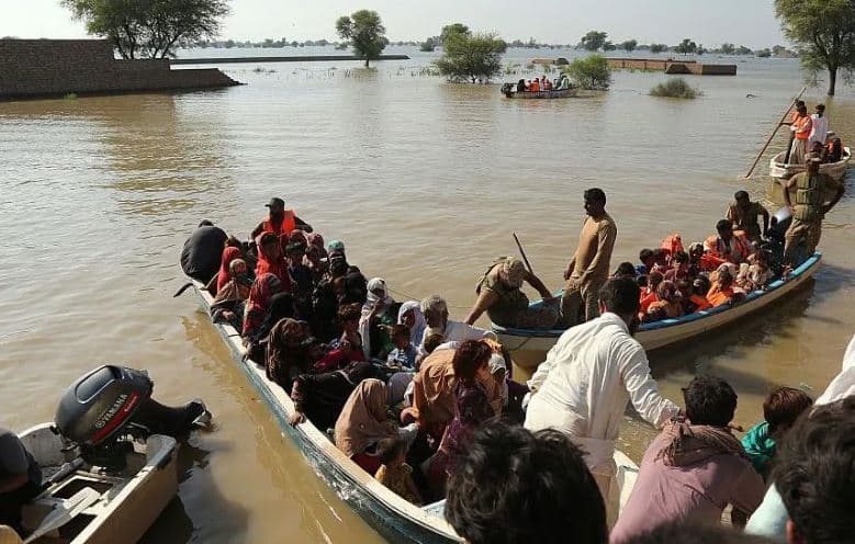 Më shumë se dy milionë njerëz të evakuuar nga përmbytjet masive në Pakistan 