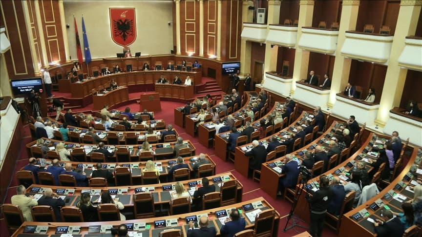 Nis legjislatura e re, Kuvendi mblidhet sot për herë të parë në Shqipëri