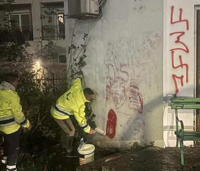 Autoritetet malazeze e fshijnë grafitin ku shkruhej “APRZ UÇK 1878”