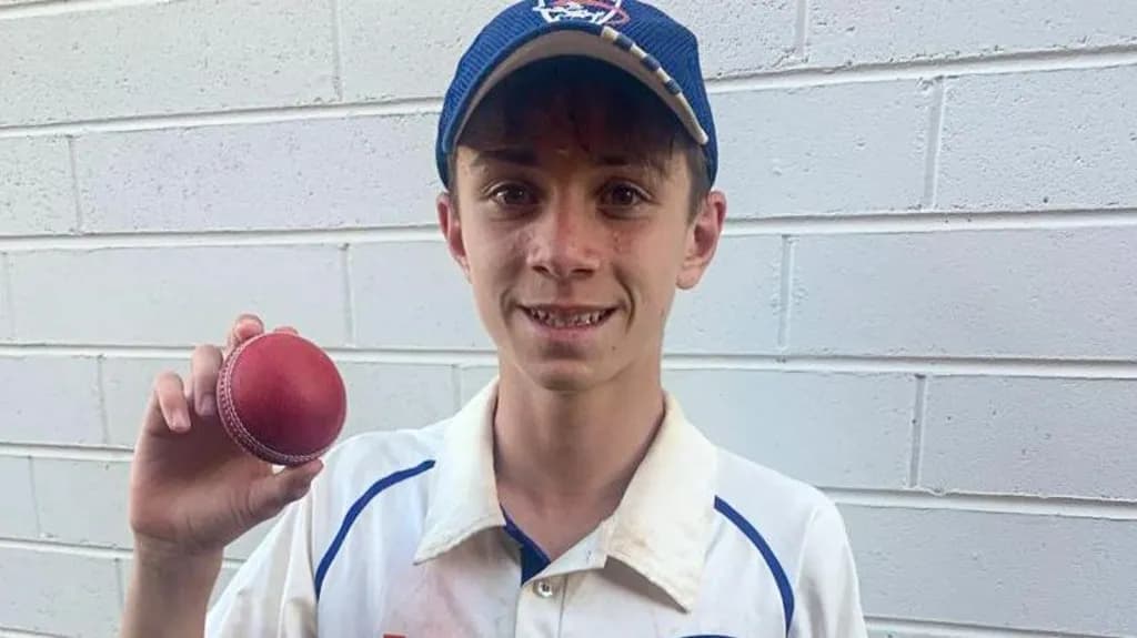 17-vjeçari vdes në Melbourne pasi u godit nga topi i kriketit