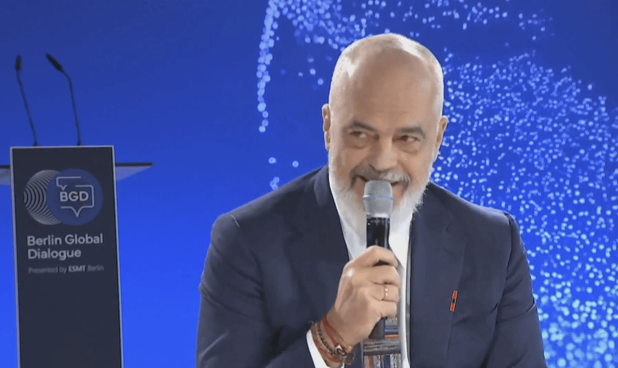 Rama jep lajmin se Diella është “shtatzënë”