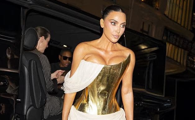 Kim Kardashian i vjedh përsëri stilin Naomi Campbell