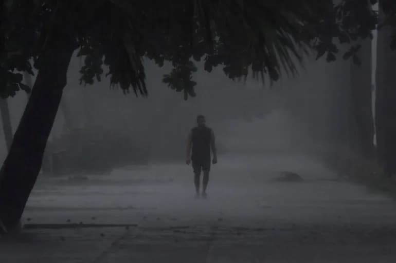 Stuhia “Melissa” kërcënon Karaibet, një i vdekur në Haiti