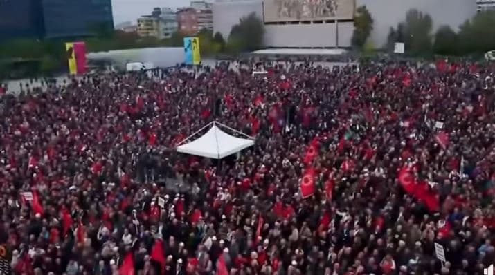 Protesta në Tiranë, Edi Rama: Zemra mal (VIDEO)