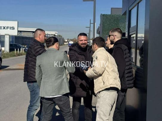 Protesta te Klan Kosova, policia gjobit Labinot Rexhën