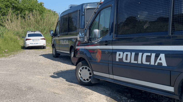 Polici i dehur shkakton aksident në Pogradec, arrestohet